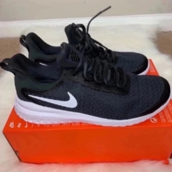 Nike Shoes - Nike Renew Rival Women’s 10 New